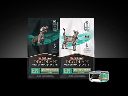 Lineup of Pro Plan Veterinary Diet EN Gastroenteric® Naturals canine and feline formula packages.
